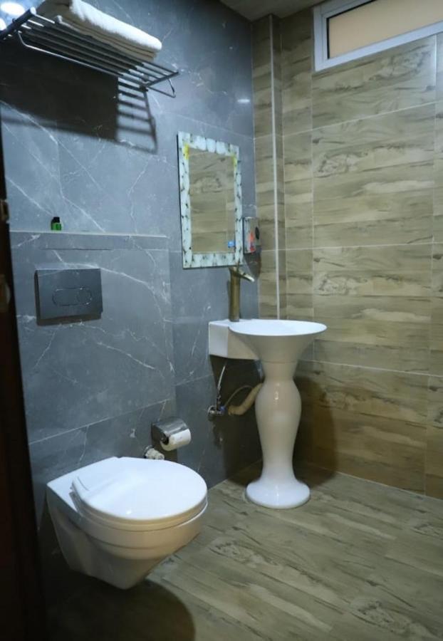 Hotel The Midnight By Wb Inn Agra  Exterior photo