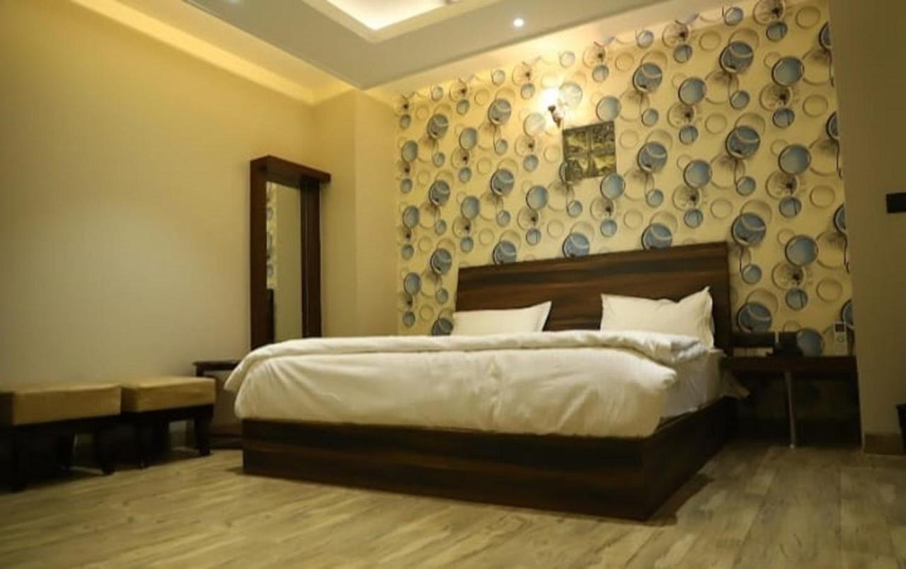 Hotel The Midnight By Wb Inn Agra  Exterior photo